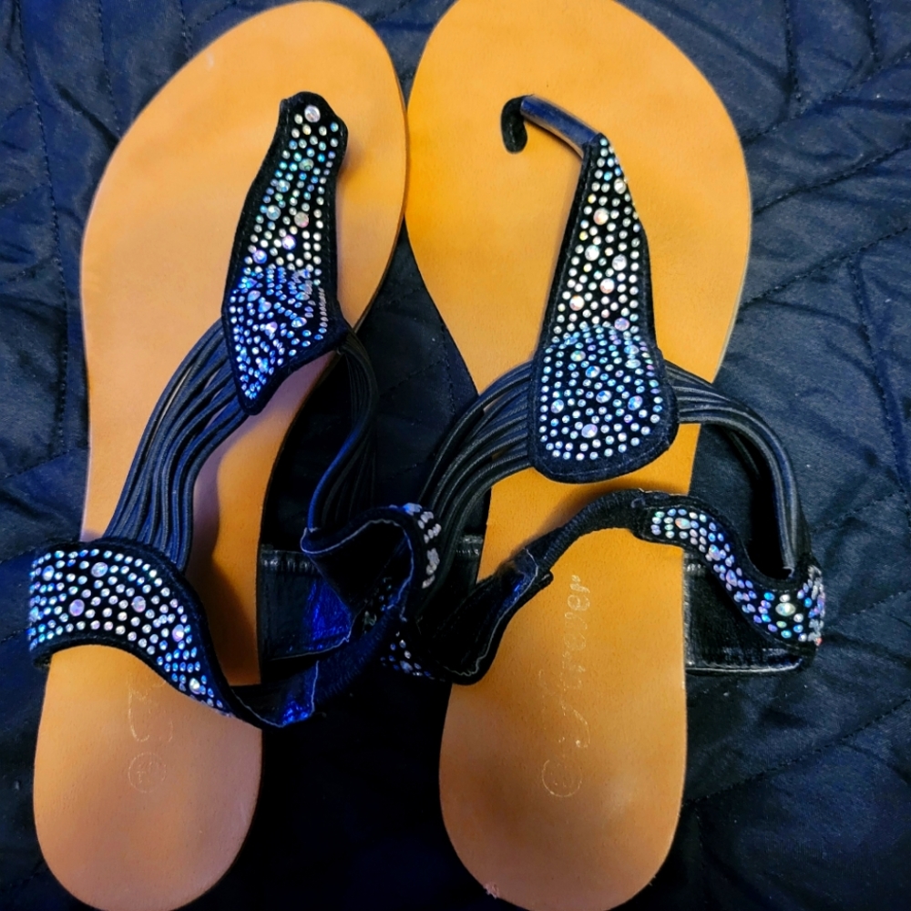 Sandals - Picture 2 of 3